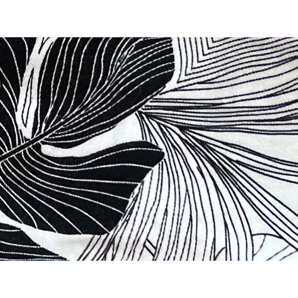 Chico's So Slimming Girlfriend Slim Leg Ankle Jean Tropical Animal/Leopard, 4 - Picture 8 of 15